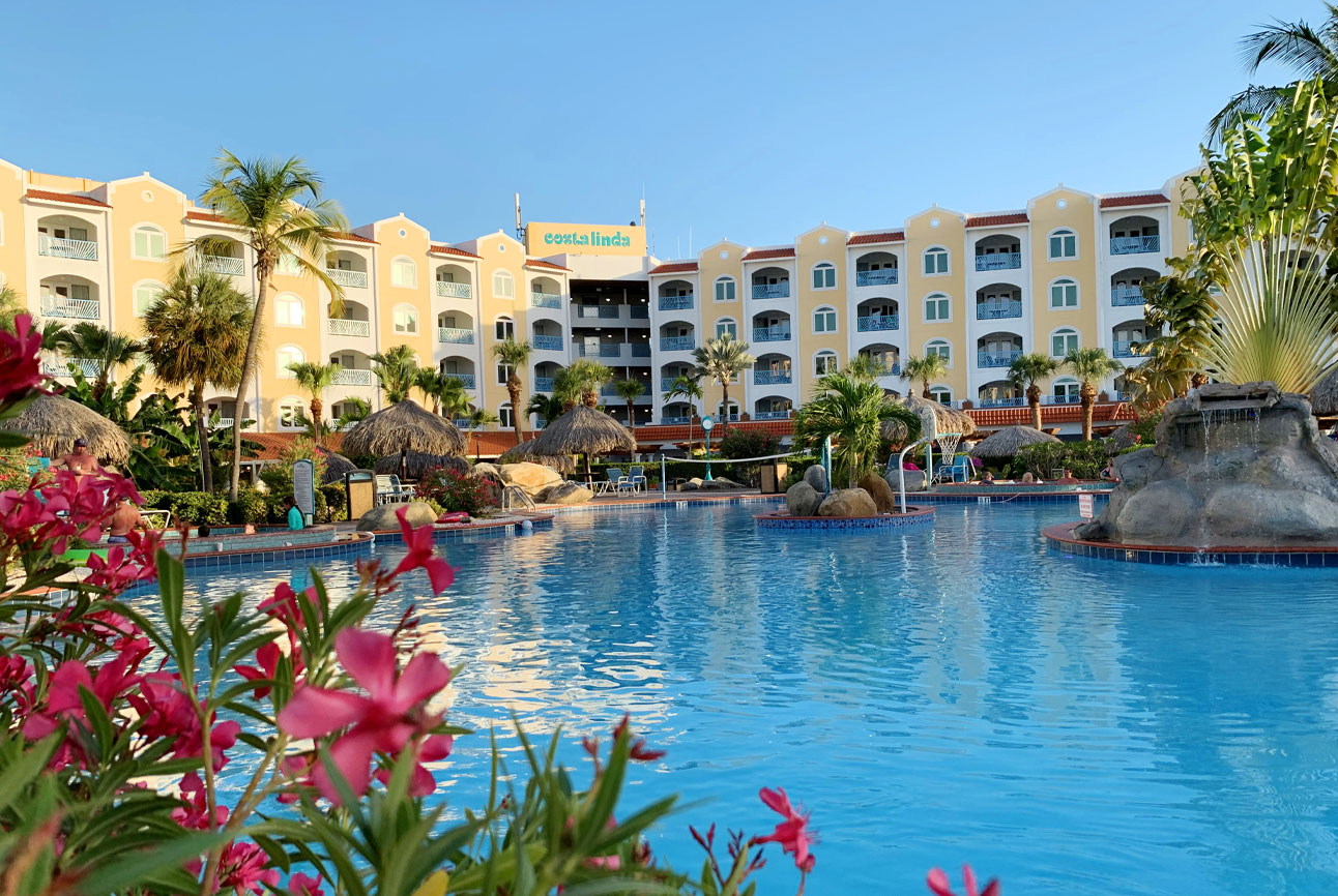 Costa Linda Beach Resort - Pool view